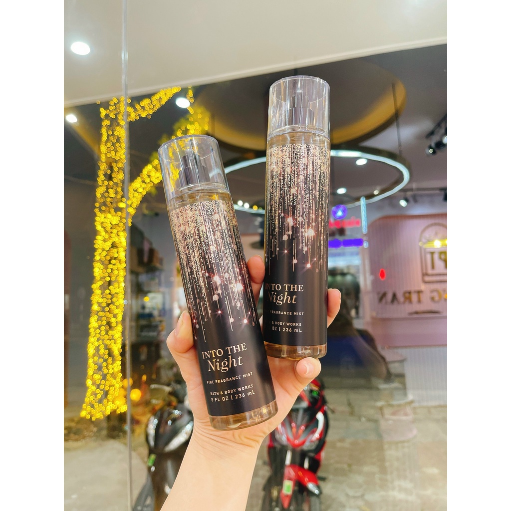 Xịt thơm body Into The Night - Bath and Body Works 236ml