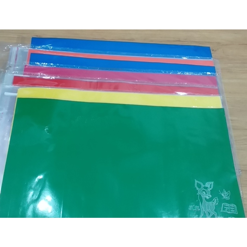 Bìa Bao Tập/Vở Màu Thủ Công Nhiều Màu lồng bìa kiếng có keo dán - 1 cái