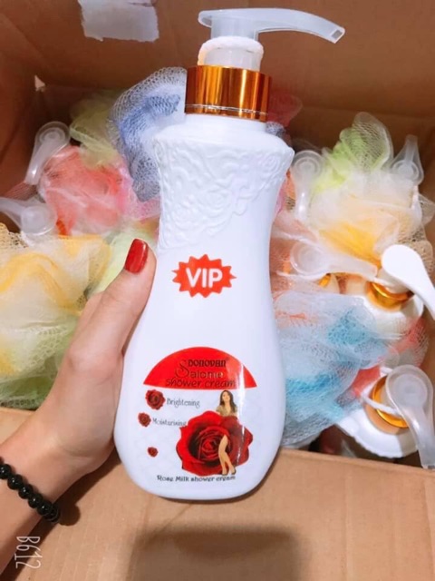 Sữa tắm trắng da hương hoa hồng Salome
