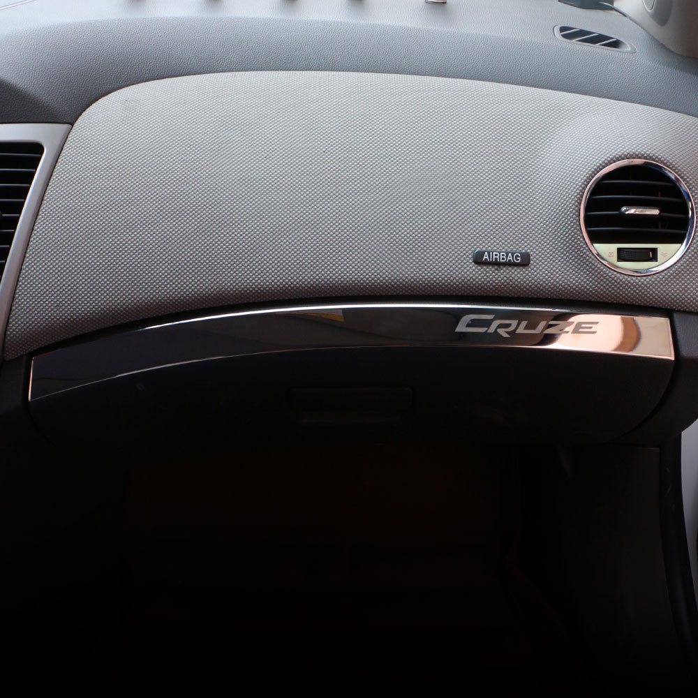 Miếng Dán Trang Trí Hộp Đựng Găng Tay Cho Xe Hơi Chevrolet Cruze 2009-2014 LHD