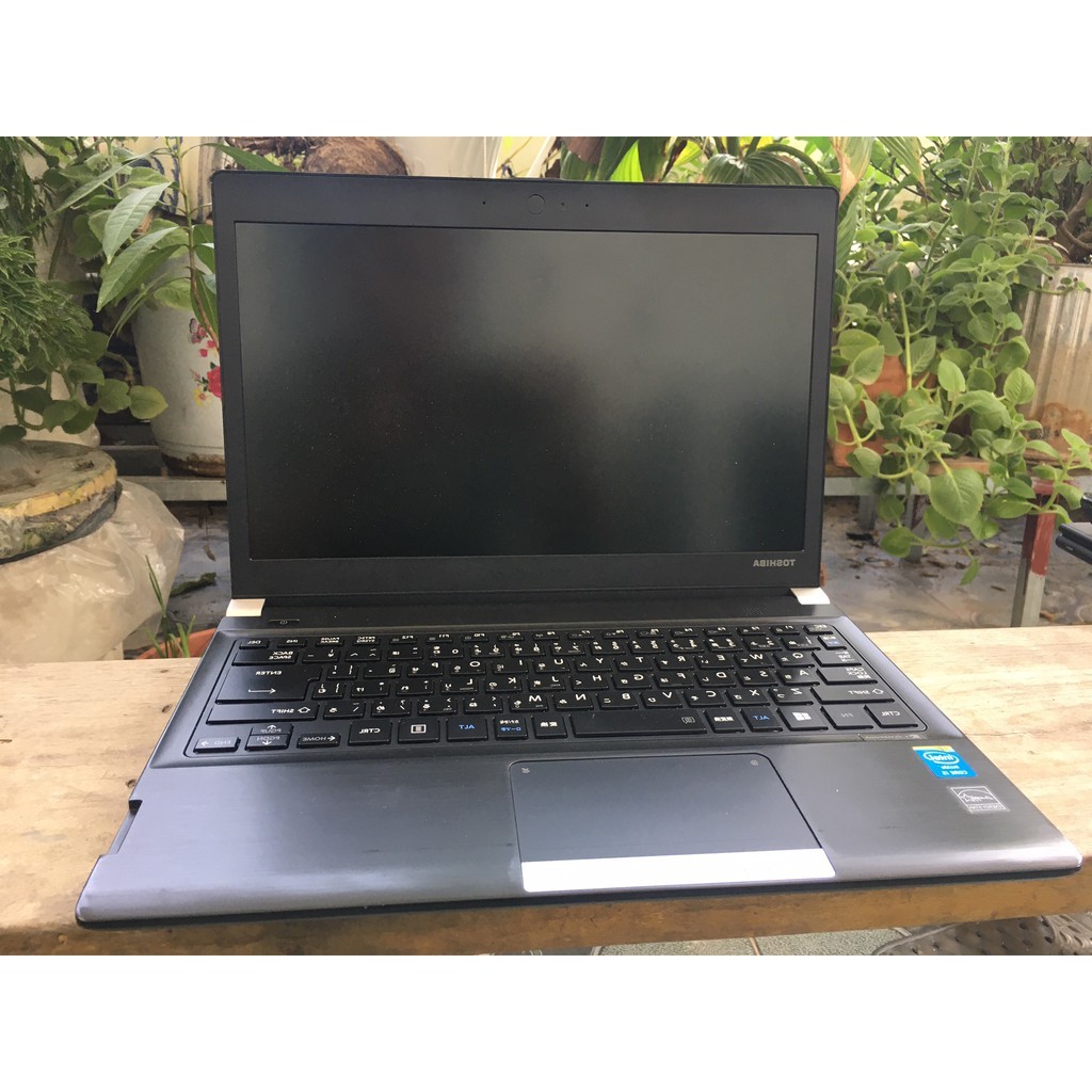 Máy tính xách tay Toshiba dynabook R734/K màn hình 13,3 inch, chip i5 4300M ram 8gb