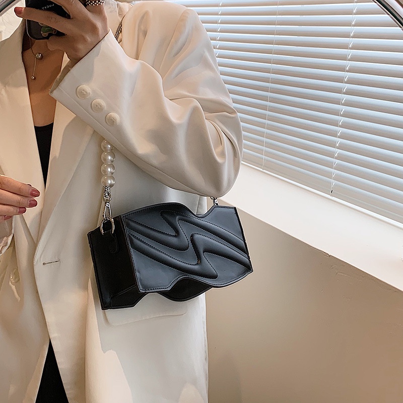 Túi Xách Kẹp Nách Phối Dây Xích Thời Trang Mùa Hè 2022 Cao Cấp Cho Nữ