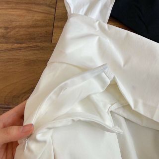 Áo lệch vai / đen- trắng