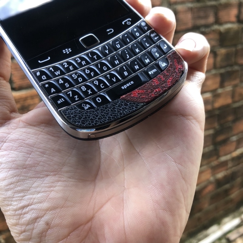 Điện Thoại Blackberry 9900
