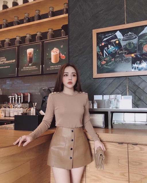 Áo thun ôm body dọc cúc vai