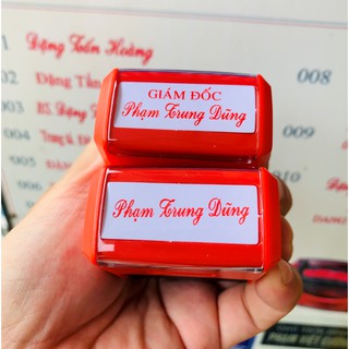 Con dấu tên, dấu chức danh làm theo yêu cầu.