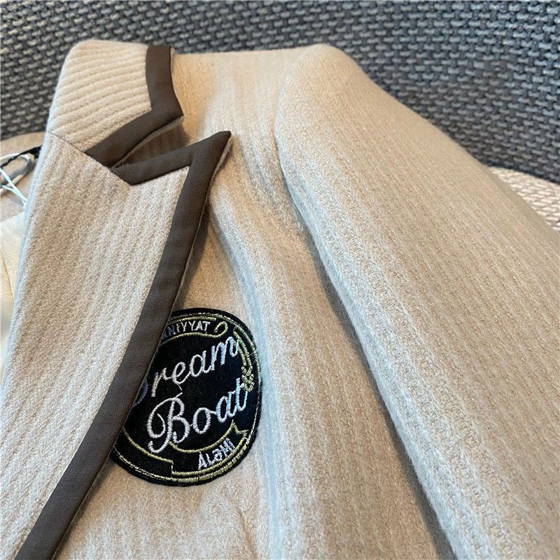 Set trang phục 2 món áo khoác vest và chân váy xếp ly dành cho nữ 2021 có bán lẻ