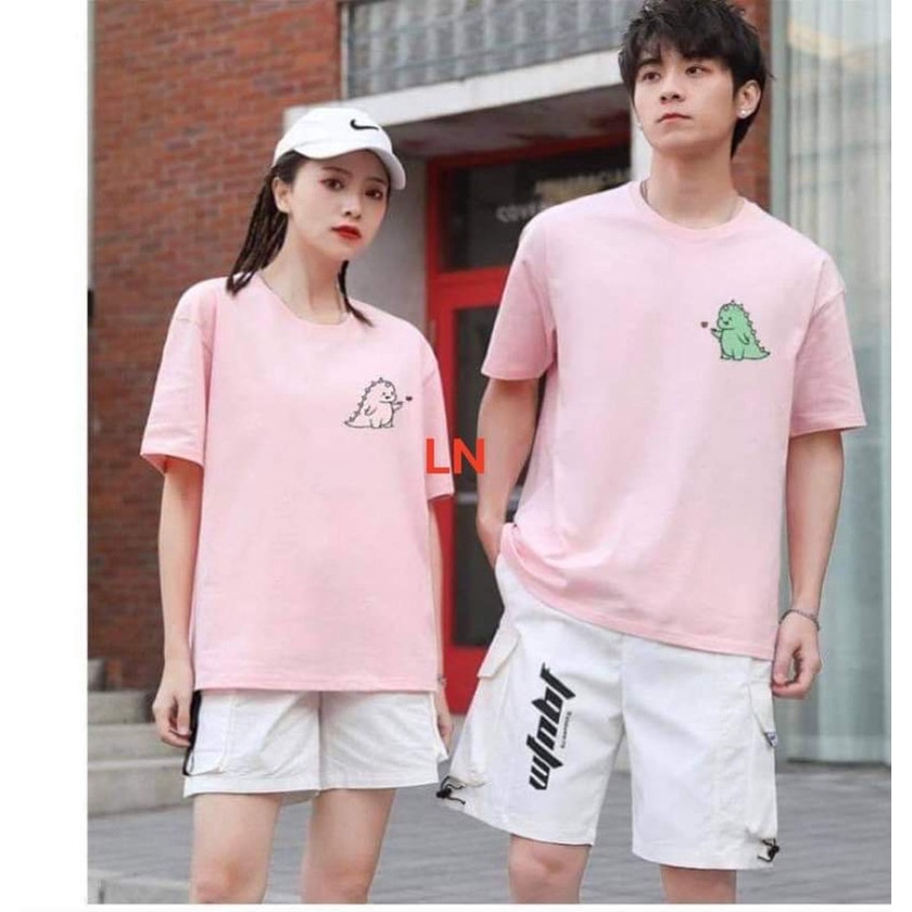 Áo phông logo Khủng Long form thụng chất liệu cotton có 3 màu cho khách lựa chọn. Nam nữ mặc đẹp