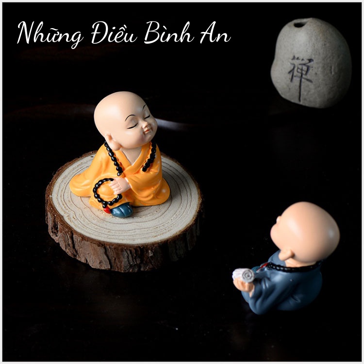 Tượng chú tiểu cầm kì thi họa KÈM ĐẾ KEO mang lại an nhiên trong cuộc sống 💕FREESHIP 50k💕 - Những Điều Bình An