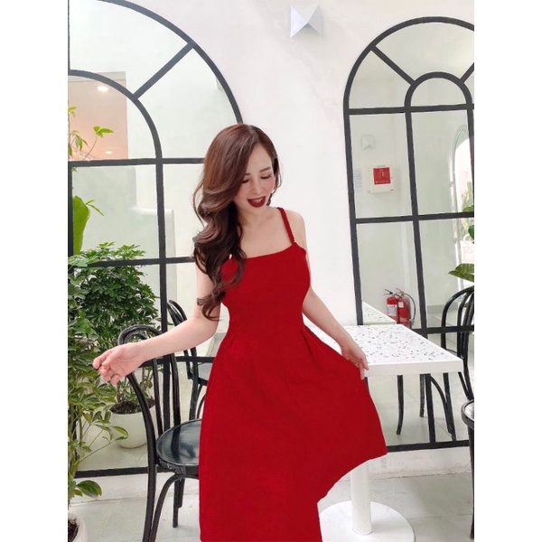 Đầm bố gân cúp hai dây dáng xòe