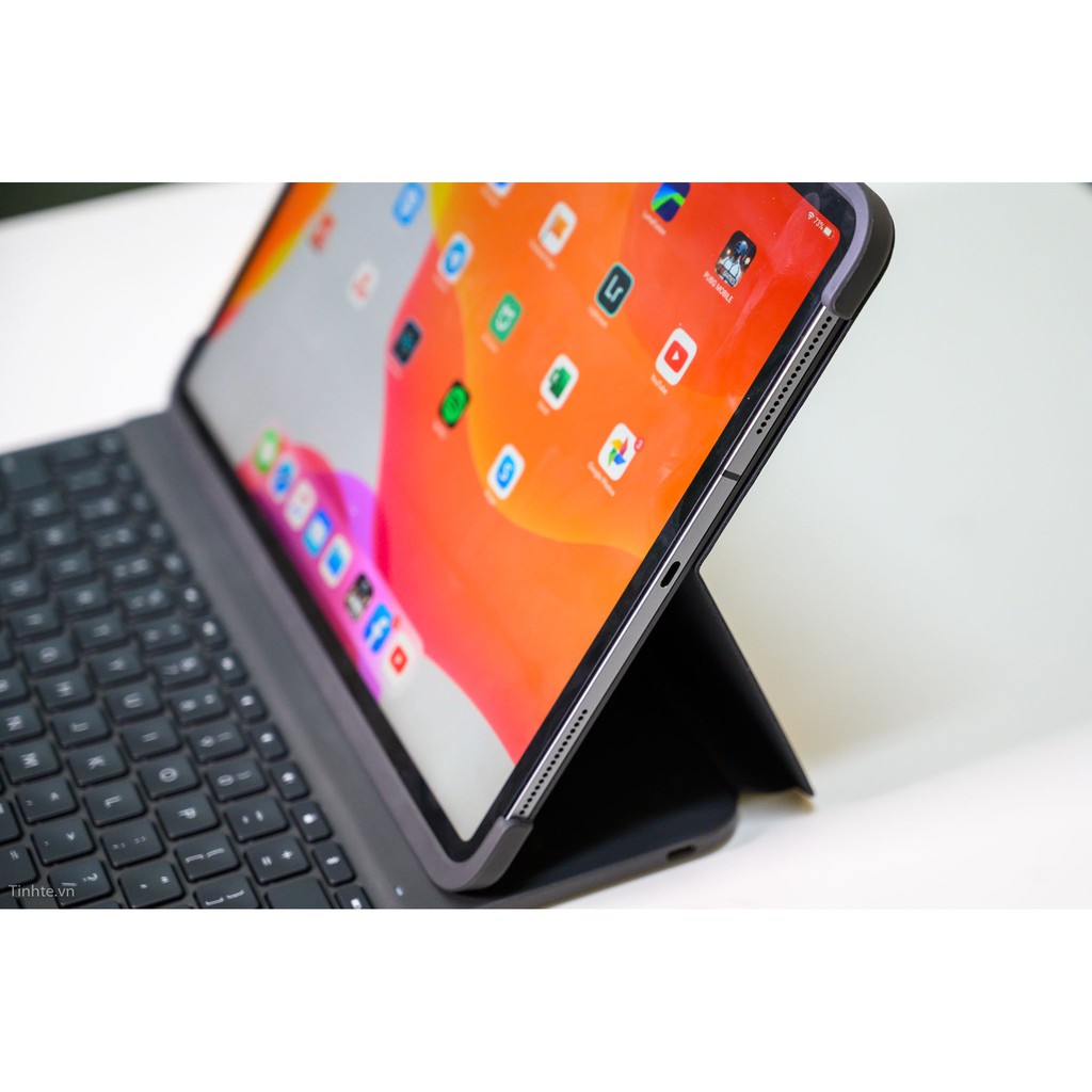 [Mã ELMS3TR giảm 7% đơn 2TR] Bao da kèm bàn phím Logitech Slim Folio Pro dành cho iPad Pro 11inch và 12.9 inch (2020)