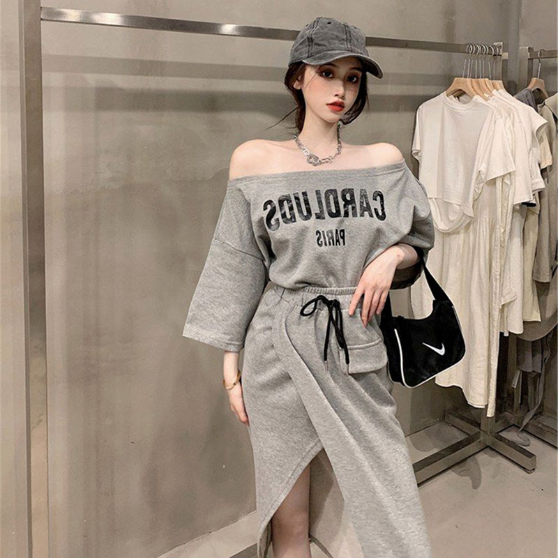 IELGY Bộ áo trễ vai in họa tiết chữ và chân váy cạp cao ôm dáng thắt dây phong cách Hàn Quốc thời trang dành cho nữ