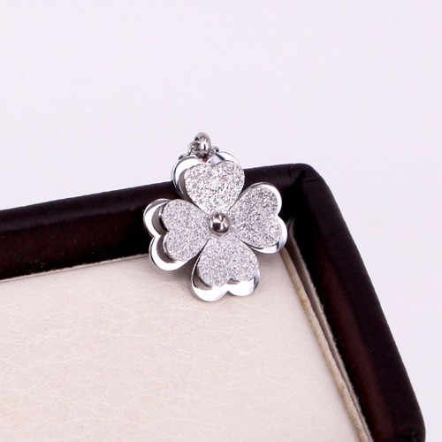 Dây Chuyền Cỏ 4 Lá Phun Cát Titan Ko Đen TT 3099