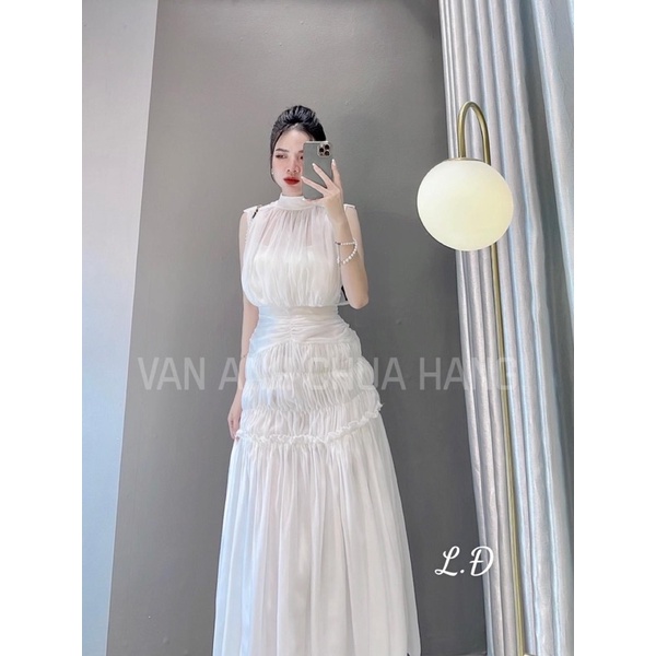 Váy tơ nhún tầng cổ lọ sang chảnh hack dáng