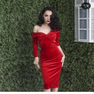 Đầm nhung zara