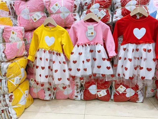 Váy thu đông hình tim đáng yêu cho bé