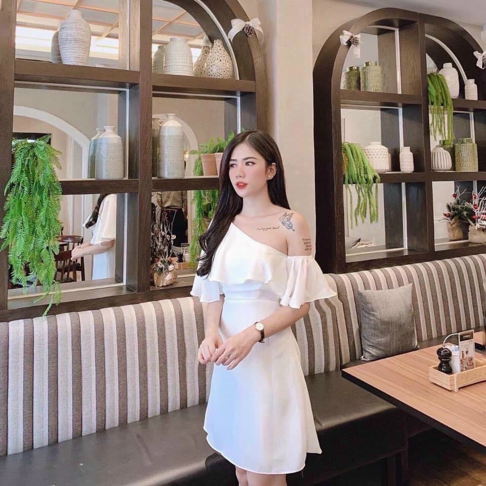 ĐẦM TIỂU THƯ TRẮNG LỆCH VAI BÈO