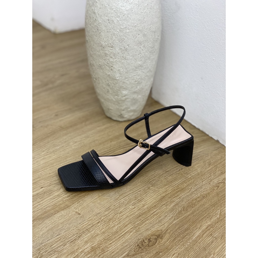 Giày Sandal Gót COLEE Dây Ngang Xéo Sườn Cao 5p VNXK
