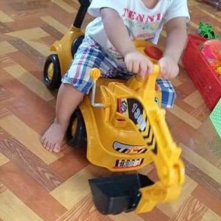 Xe cẩu chòi chân