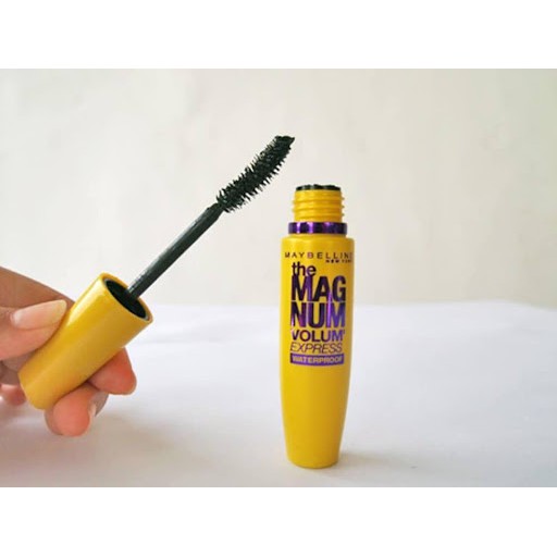 Mascara Maybeline The Magnum Volum