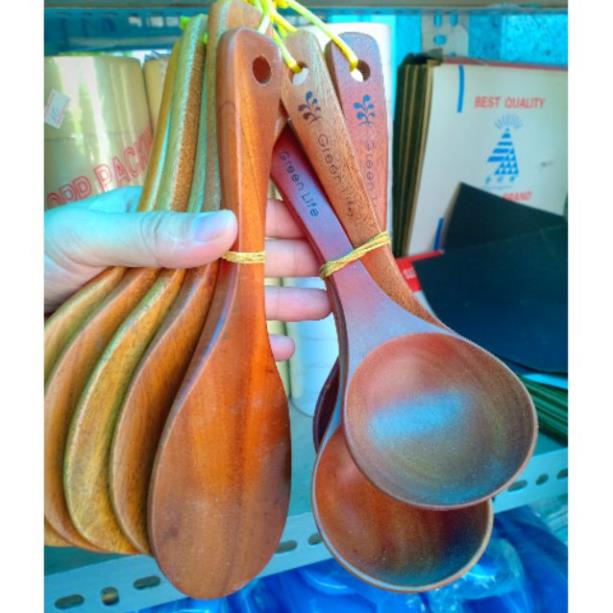 Muỗng gỗ múc cảnh hoặc bới cơm