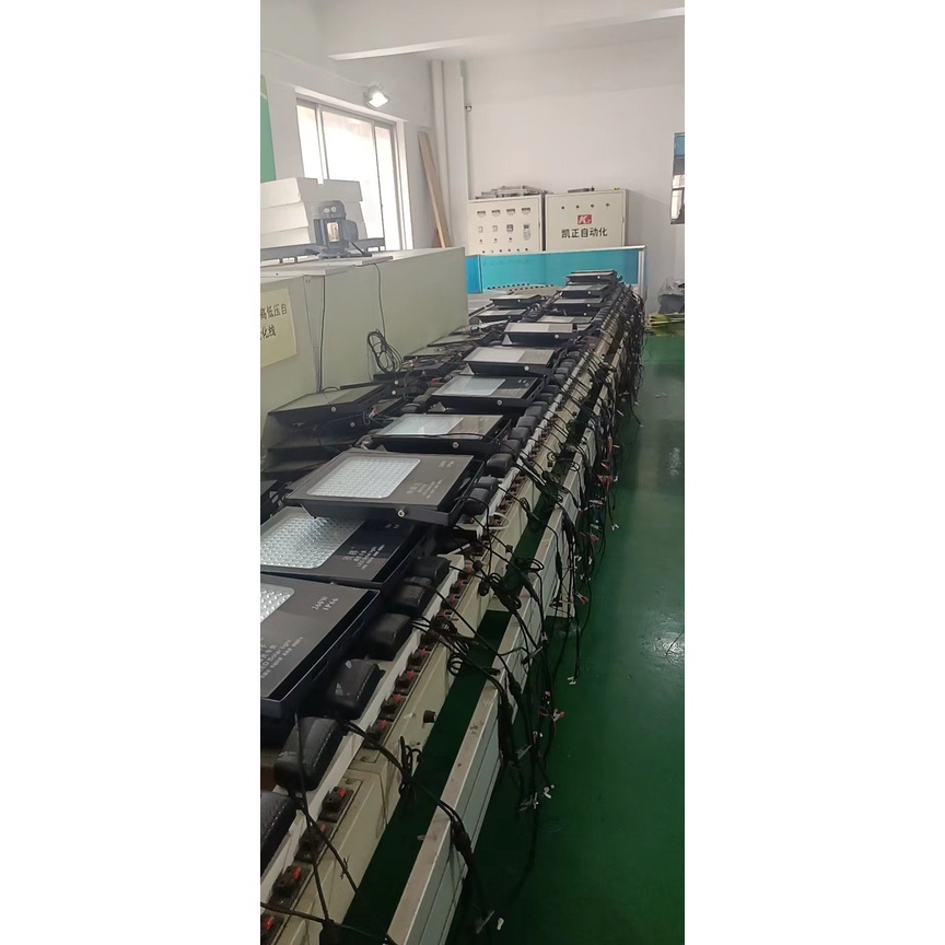 Đèn Pha Năng Lượng Mặt Trời 260W - BẢO HÀNH 12 THÁNG12