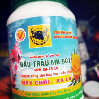 Phân bón đầu trâu 501 - nảy chồi- ra lá. chuyên dùng cho hoa lan, cây cảnh