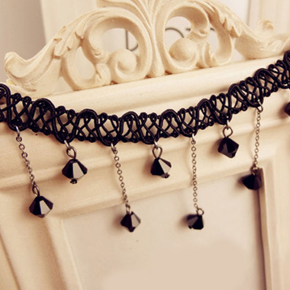 [Mã FASHIONCB232 hoàn tối đa 15K xu đơn 50K] Vòng cổ choker phối ren hoa màu trơn đính đá xinh xắn cho nữ | BigBuy360 - bigbuy360.vn