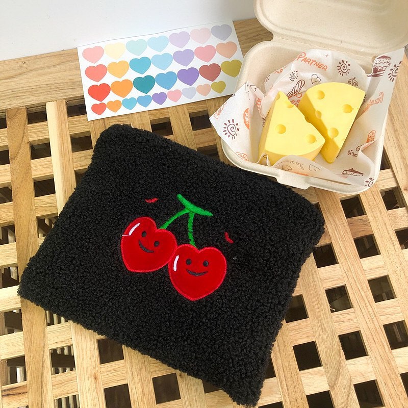 Hộp Bút Cherry Và Bánh Quy