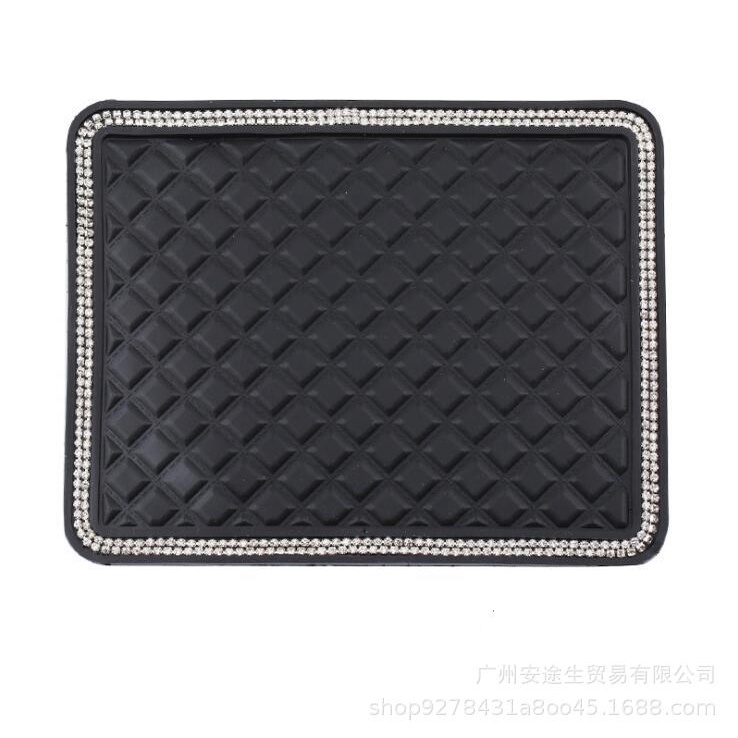 Tấm lót để đồ trên taplo xe ô tô viền đính đá