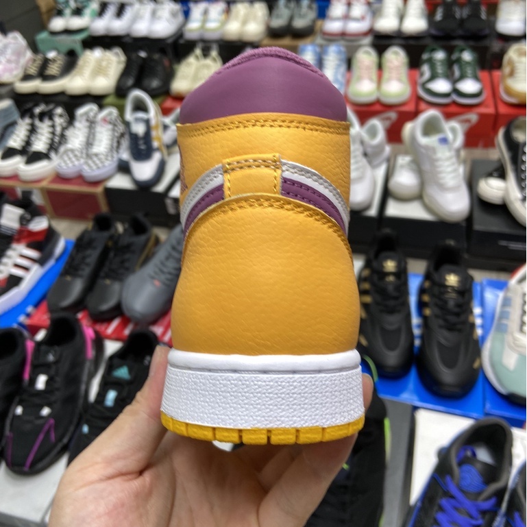 Giày Air Jordan 1 High " Brotherhood "