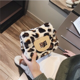 Túi đeo chéo lông báo mini mẹ và bé sang chảnh