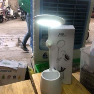Đèn học có quạt và cắm bút