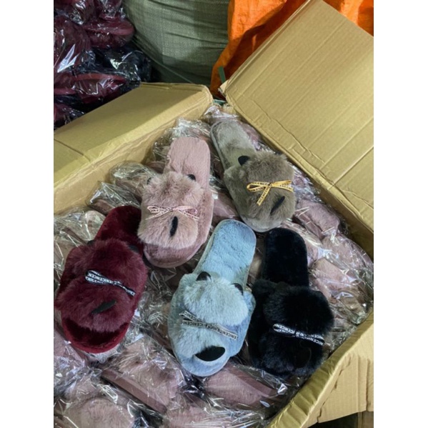 Dép lông mang trong nhà