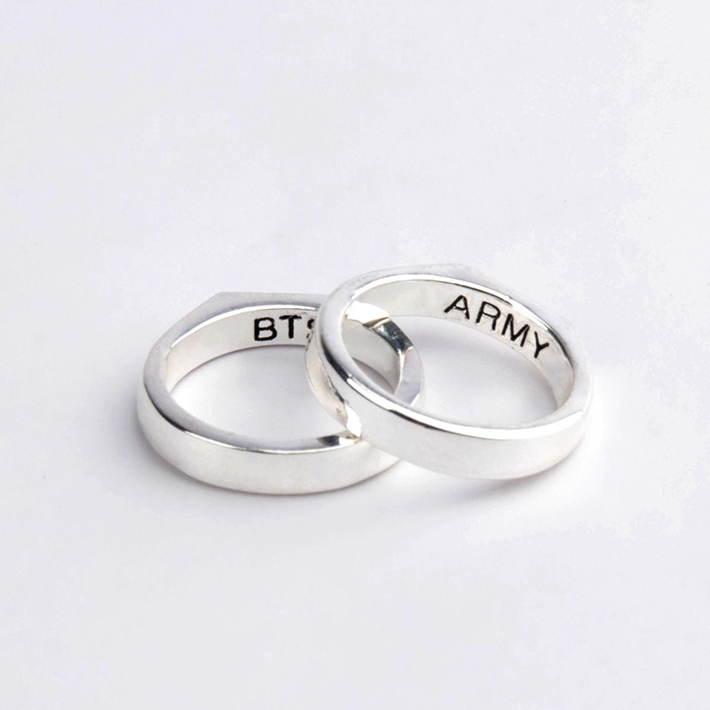 Bộ nhẫn khắc chữ kèm ảnh thẻ cho fan hâm mộ nhóm BTS