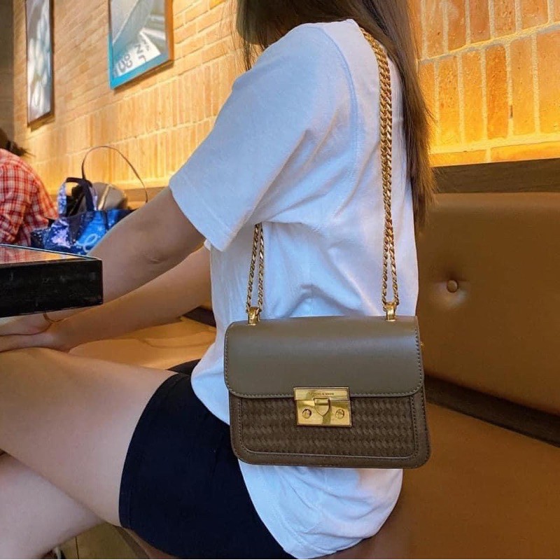 Túi Charles & Keith size 18cm