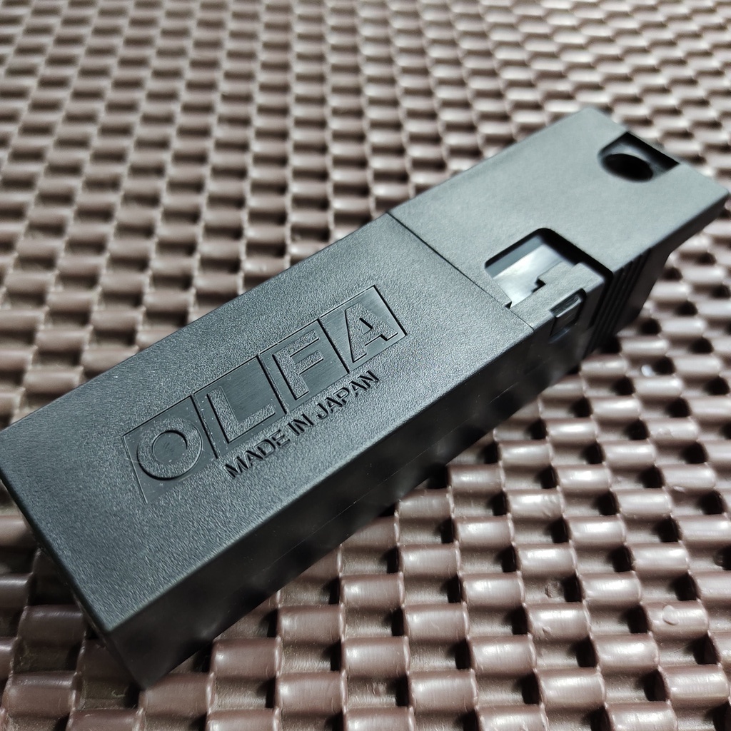 Lưỡi dao cắt 18mm OLFA LBB50K Nhật Bản