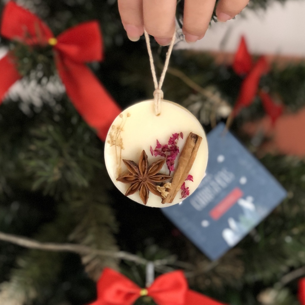 Sáp Thơm Treo Từ Tinh Dầu Thiên Nhiên Hương Thơm Bền Lâu