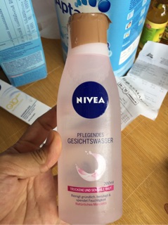 Nước hoa hồng NIVEA