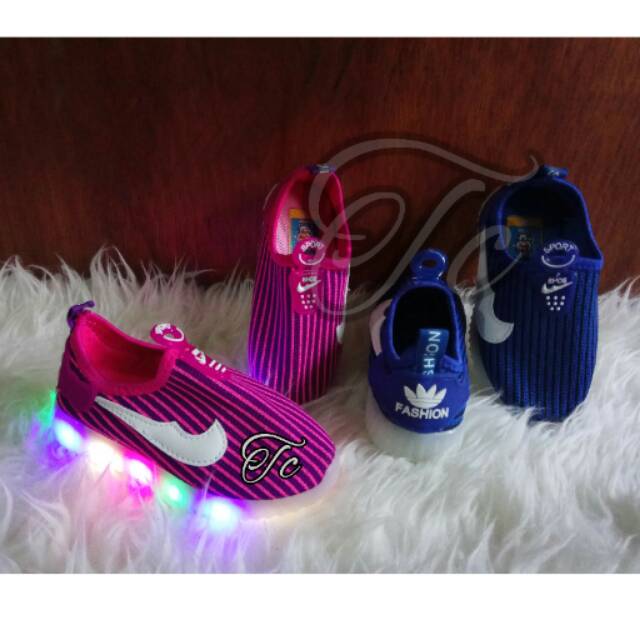 Giày Thể Thao Nike Tnsho-014 Có Đèn Led Thời Trang Năng Động