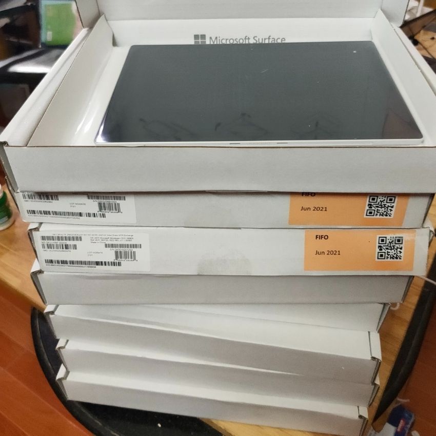 Máy Tính Bảng Laptop 2 trong 1 Surface pro 5 Mới 100% fullbox sim 4G+wifi màn 12.5" hỗ trợ SIM 4G LTE, pin 13.5 giờ - AI
