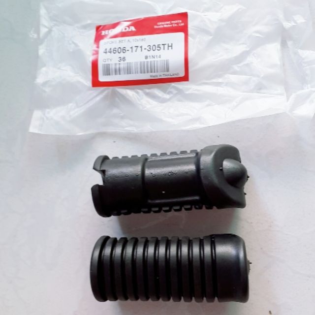 Cao su gác chân trước DR