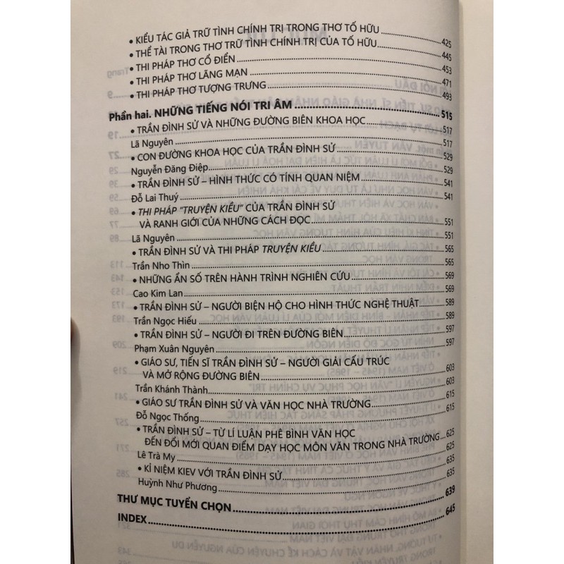 Sách - Lý thuyết và thi pháp Văn học