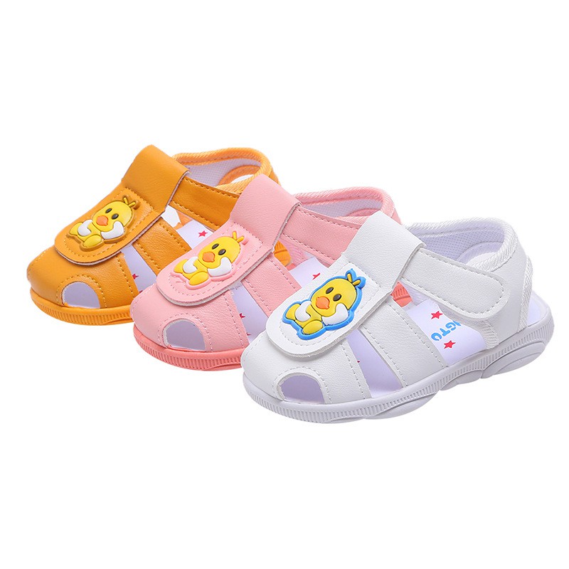 Giày Sandal Tập Đi Có Kèn Bé Gà Cực Xinh Cho Bé Trai Bé Gái