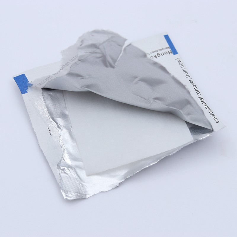 Set 10 Miếng Giấy Ướt Tẩy Sơn Móng Tay Tiện Dụng