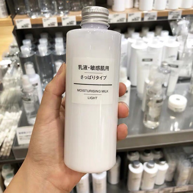 Sữa dưỡng ẩm Muji Moisturising Milk Light Nhật Bản 200ml