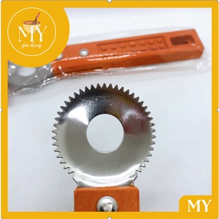 Dụng cụ nạo dừa cầm tay Vạn Lợi nhanh chống tiện dụng