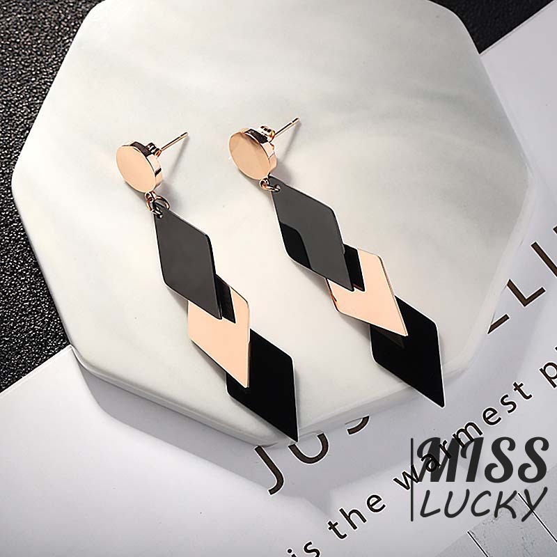 Khuyên tai nữ kiểu dáng thời trang phong cách Hàn Quốc