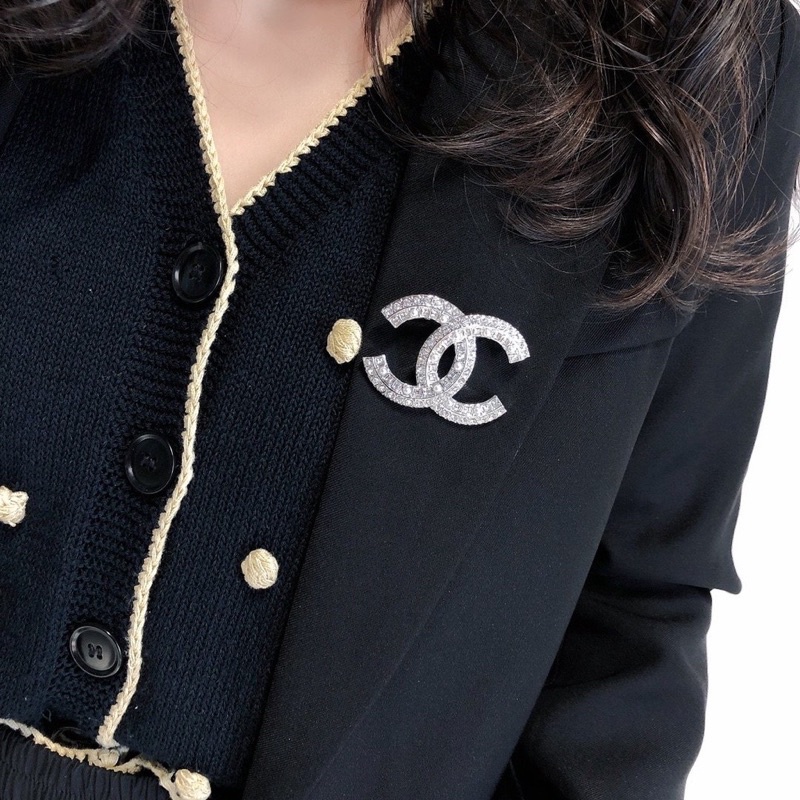 Cài áo hàng đẹp nhiều mẫu Chane! và Praada, ghim cài áo thời trang hàng cao cấp