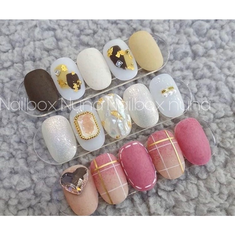 Nailbox Nuna móng úp thiết kế dễ thương kẻ ca rô đơn giản top lì. design nhẹ nhàng